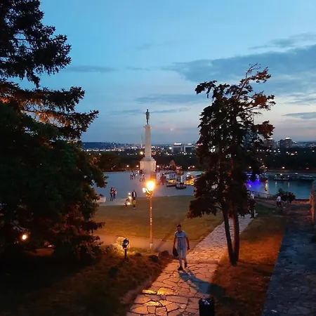 Place 4* Βελιγράδι