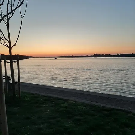 Πανσιόν Place 4*