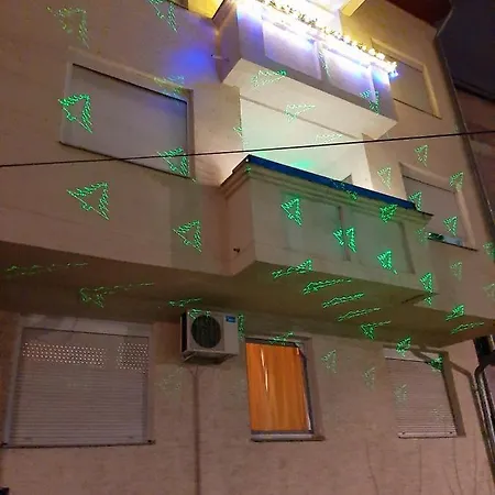 Place 4* Βελιγράδι